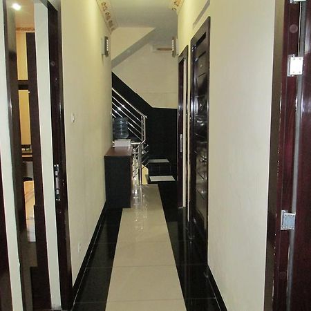 Allure Pensión Bandung Exterior foto
